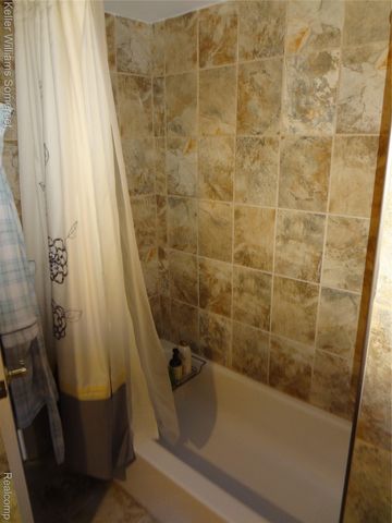 29626 Hoover Road 626, Warren, MI 48093