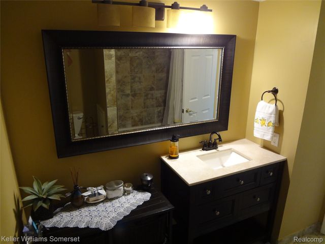 29626 Hoover Road 626, Warren, MI 48093