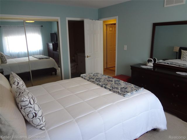 29626 Hoover Road 626, Warren, MI 48093