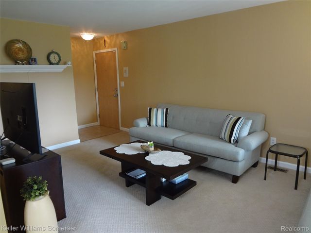 29626 Hoover Road 626, Warren, MI 48093