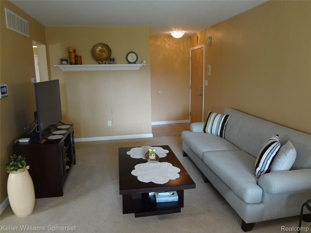 29626 Hoover Road 626, Warren, MI 48093