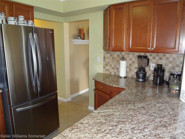 29626 Hoover Road 626, Warren, MI 48093