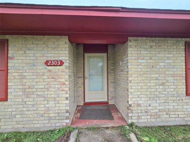 2303 Laird Street, Dayton, TX 77535