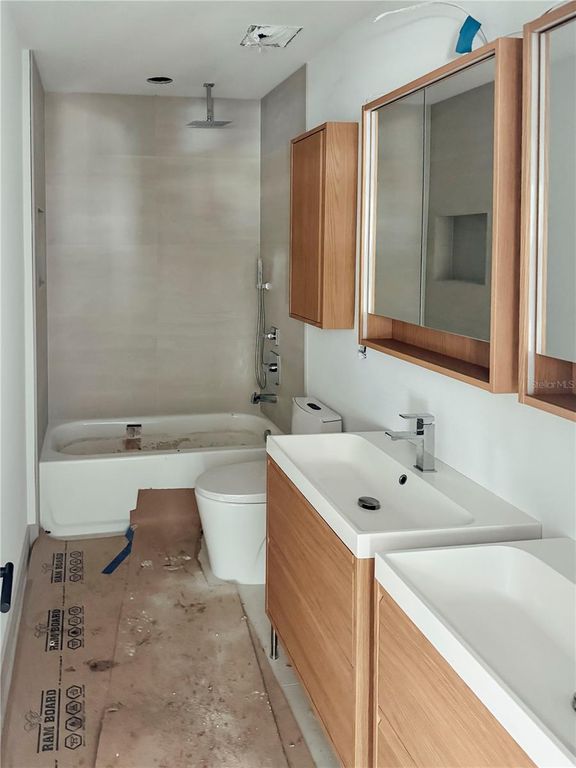 Image 15 of property listing at 2327/2329 26TH AVENUE S, St Petersburg, FL 33712