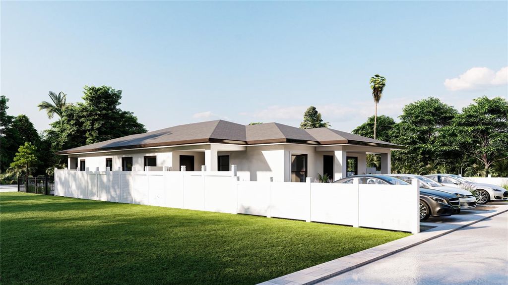 Image 4 of property listing at 2327/2329 26TH AVENUE S, St Petersburg, FL 33712