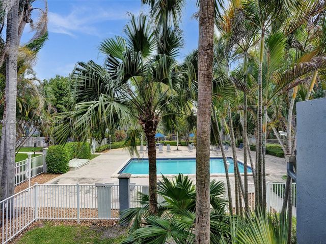 4600 SW 67th Ave 245, Miami, FL 33155