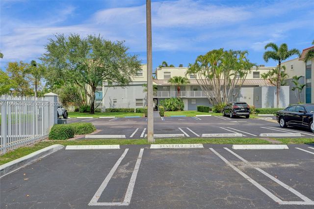 4600 SW 67th Ave 245, Miami, FL 33155