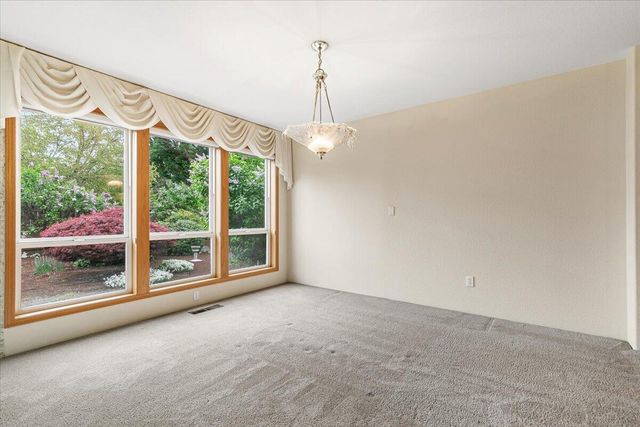 133 Kingsgate Way, Grants Pass, OR 97527