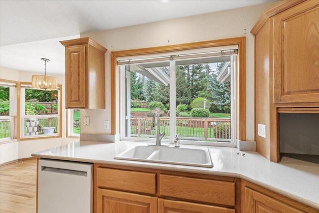 133 Kingsgate Way, Grants Pass, OR 97527