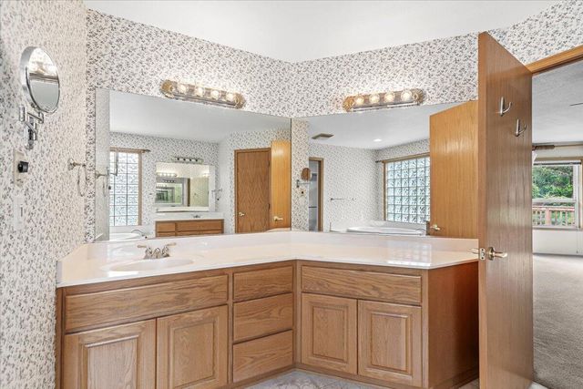 133 Kingsgate Way, Grants Pass, OR 97527