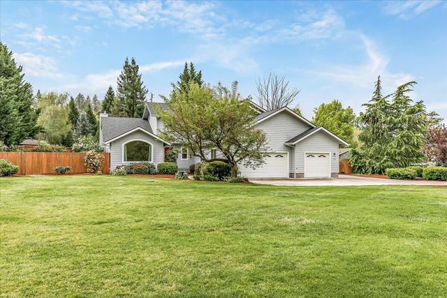 133 Kingsgate Way, Grants Pass, OR 97527