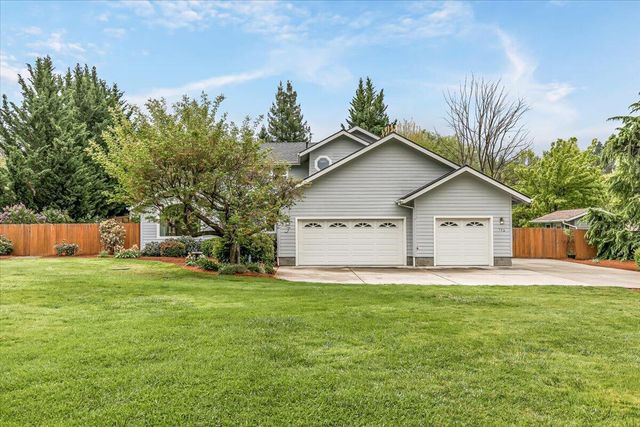 133 Kingsgate Way, Grants Pass, OR 97527