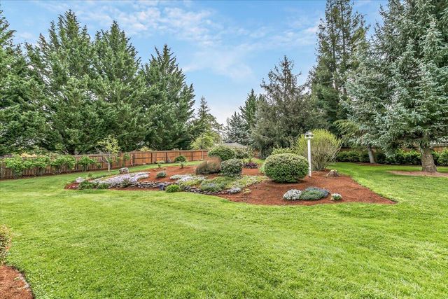 133 Kingsgate Way, Grants Pass, OR 97527