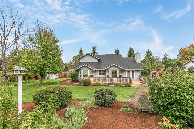 133 Kingsgate Way, Grants Pass, OR 97527