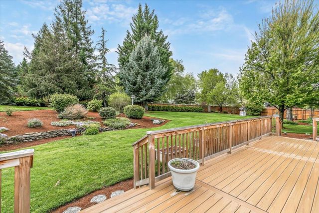 133 Kingsgate Way, Grants Pass, OR 97527