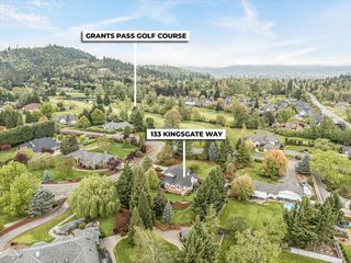 133 Kingsgate Way, Grants Pass, OR 97527