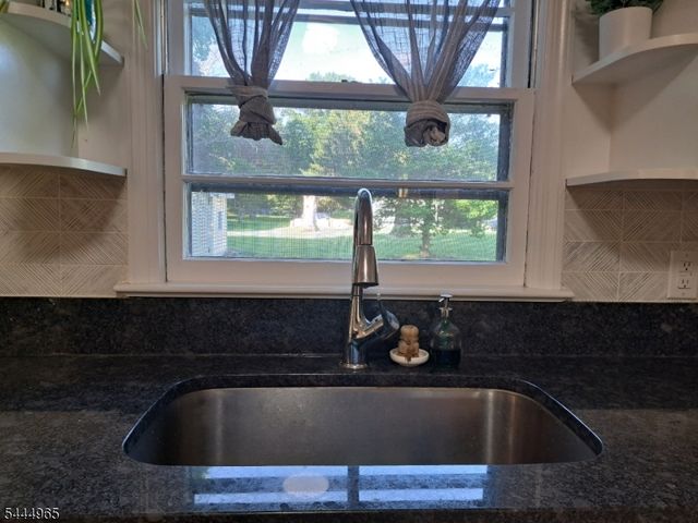3 Meadow Brook Rd, Raritan Twp., NJ 08822