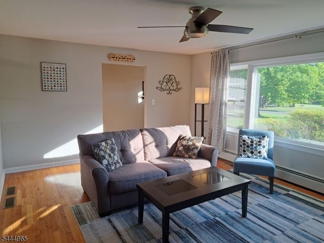 3 Meadow Brook Rd, Raritan Twp., NJ 08822