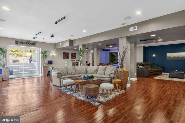 929 PUTTING GREEN CIR, Harleysville, PA 19438
