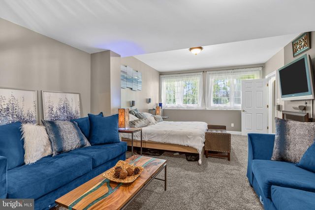 929 PUTTING GREEN CIR, Harleysville, PA 19438
