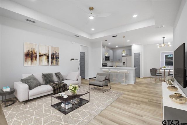 228 S Fenton Ave., Tyler, TX 75702