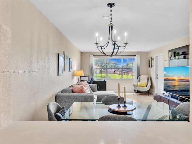 3660 Citrus Trce 2, Davie, FL 33328