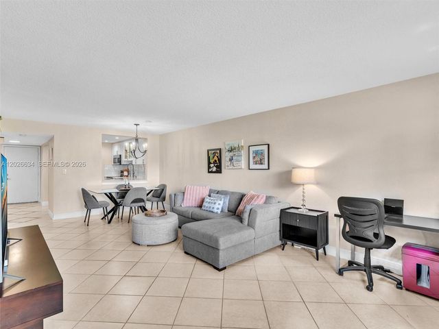 3660 Citrus Trce 2, Davie, FL 33328