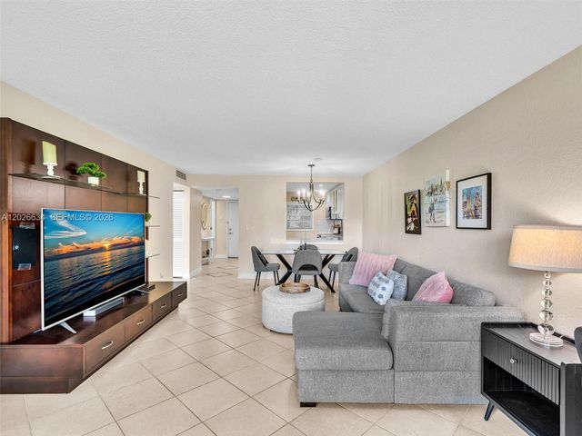 3660 Citrus Trce 2, Davie, FL 33328