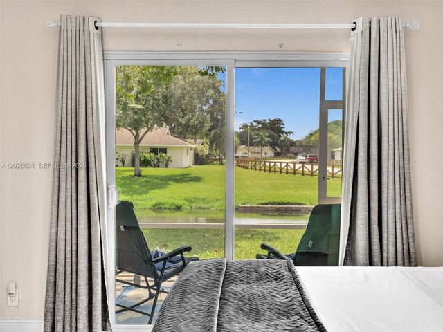 3660 Citrus Trce 2, Davie, FL 33328
