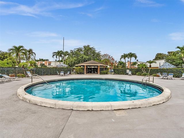 3660 Citrus Trce 2, Davie, FL 33328