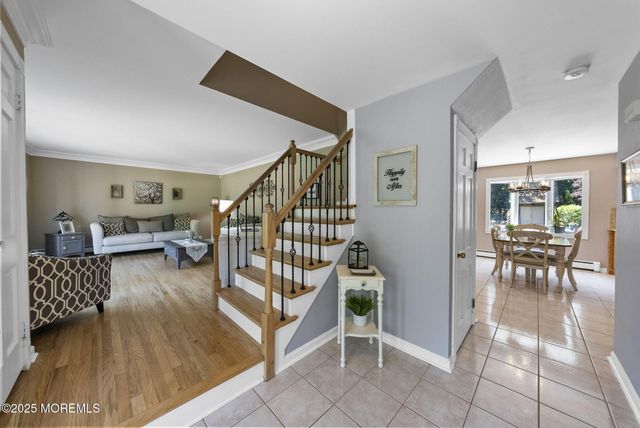 8 Garvey Drive, Monroe, NJ 08831