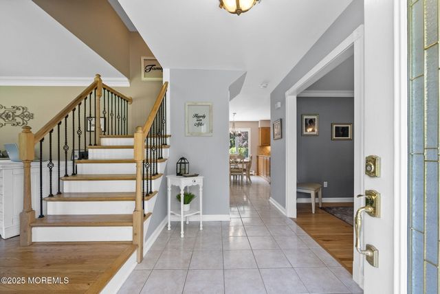 8 Garvey Drive, Monroe, NJ 08831