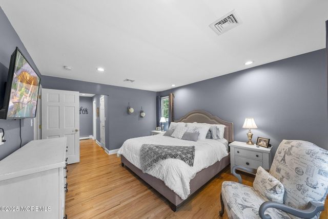 8 Garvey Drive, Monroe, NJ 08831