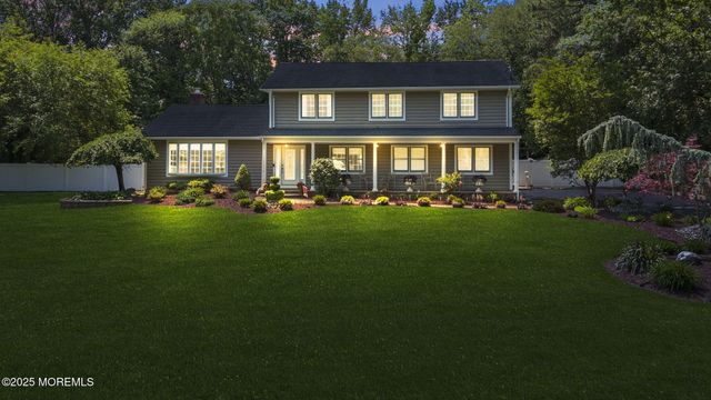 8 Garvey Drive, Monroe, NJ 08831