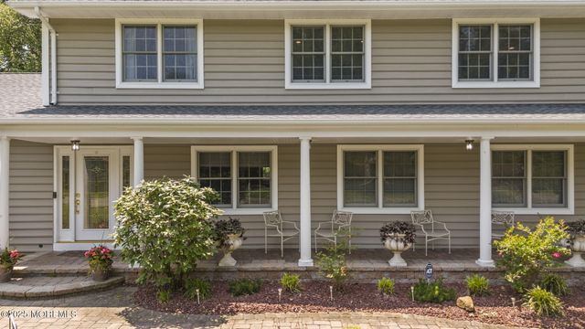 8 Garvey Drive, Monroe, NJ 08831
