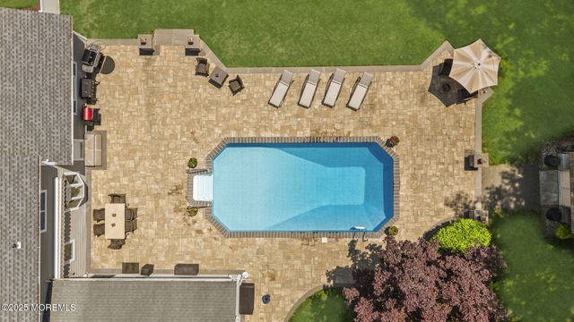 8 Garvey Drive, Monroe, NJ 08831