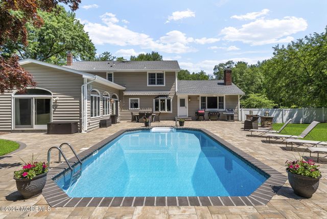 8 Garvey Drive, Monroe, NJ 08831