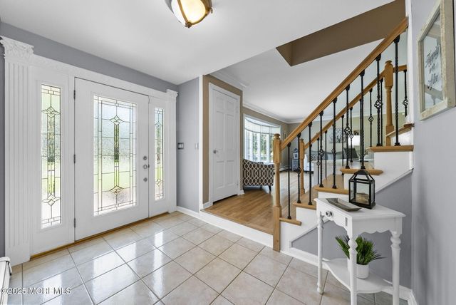 8 Garvey Drive, Monroe, NJ 08831