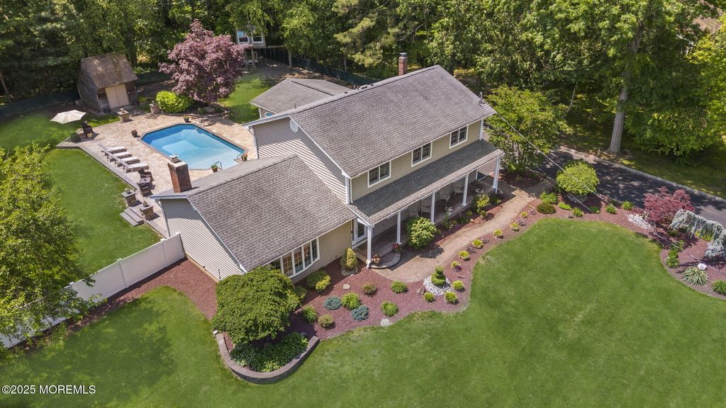 8 Garvey Drive, Monroe, NJ 08831
