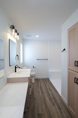 255 Eau Claire Avenue SE, Hutchinson, MN 55350