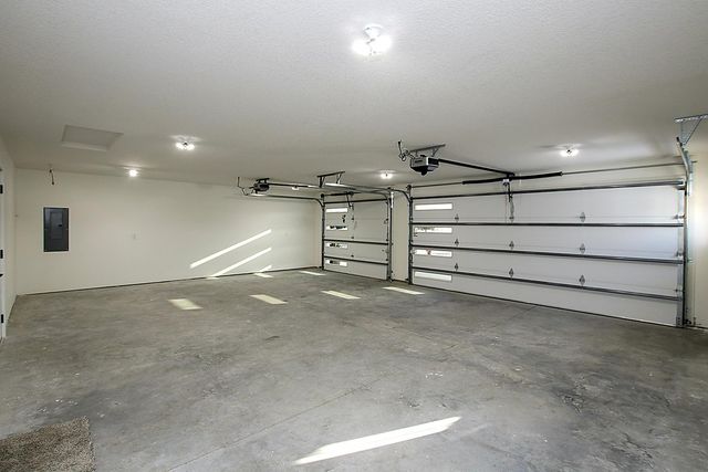 255 Eau Claire Avenue SE, Hutchinson, MN 55350