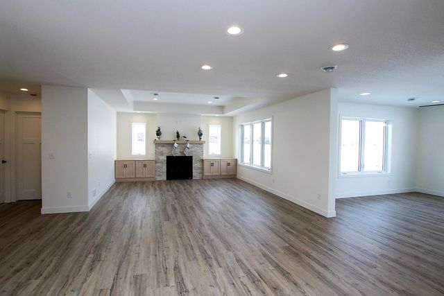 255 Eau Claire Avenue SE, Hutchinson, MN 55350