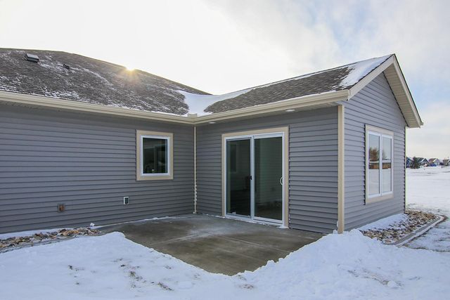 255 Eau Claire Avenue SE, Hutchinson, MN 55350