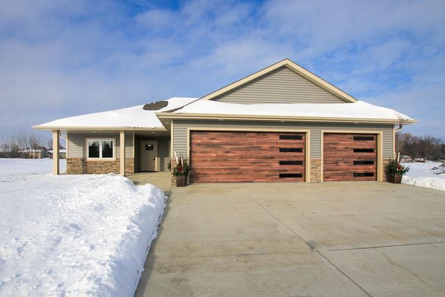 255 Eau Claire Avenue SE, Hutchinson, MN 55350