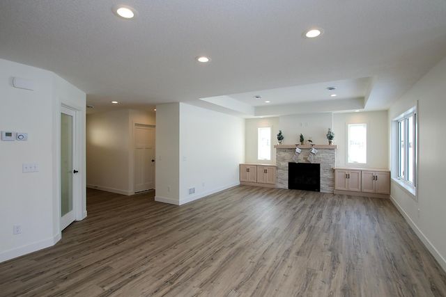 255 Eau Claire Avenue SE, Hutchinson, MN 55350