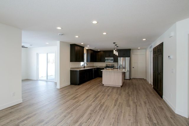 255 Eau Claire Avenue SE, Hutchinson, MN 55350