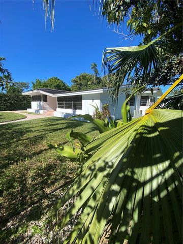 1101 Bay Dr, Miami Beach, FL 33141