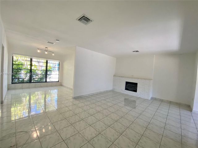 1101 Bay Dr, Miami Beach, FL 33141