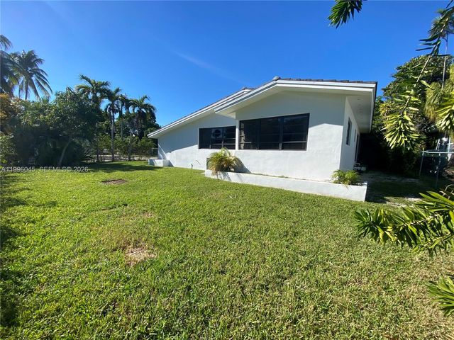 1101 Bay Dr, Miami Beach, FL 33141
