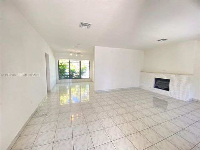 1101 Bay Dr, Miami Beach, FL 33141